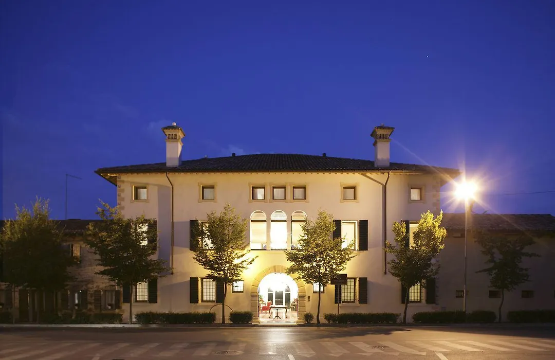 Villa Busta Hotel-1